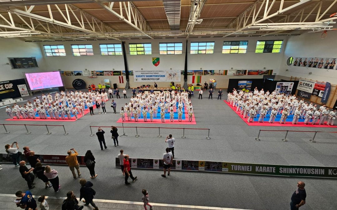 Latvijas Kjokušinkai karatē do federācijas sportisti satricina Polijas rietumus