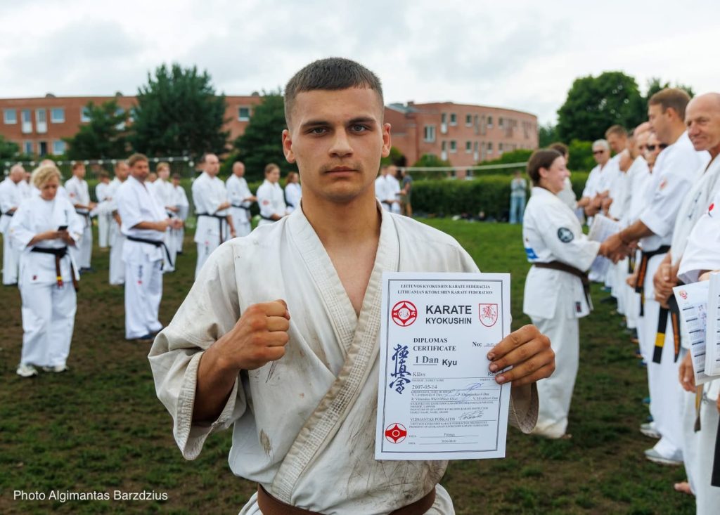 LKKF sportisti sekmīgi nokārto dan eksāmenus Lietuvā 3